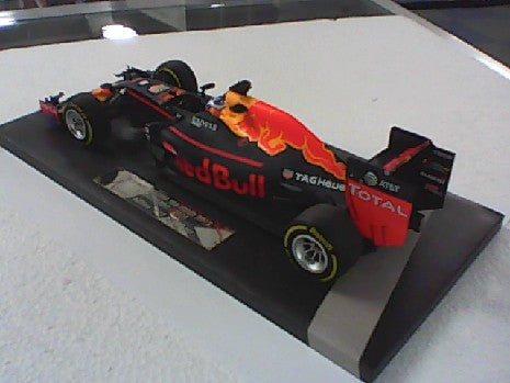 RED BULL RACING TAG HEUER RB12 D.RICCIARDO 2016 1/18