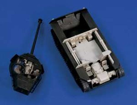 KIT M18 INTERIOR (acad)  1/35