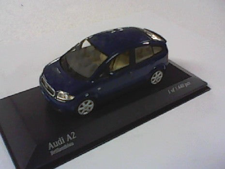 Miniature Audi A2 2000 en couleur sombre 1/43 - Minichamps