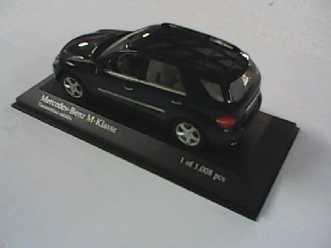 MERCEDES BENZ CLASS M 2005 BLEU METALIC 1/43