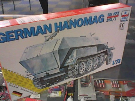 GERMAN HANOMAG  SD KFZ  251/1  1/72