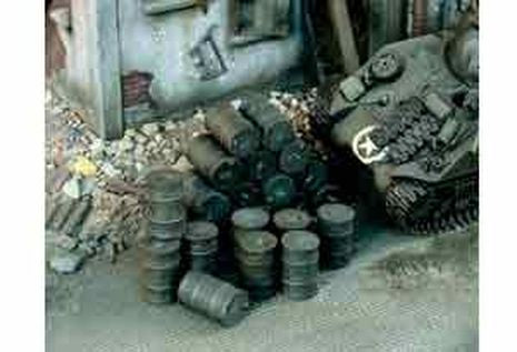 TONNEAUX DE 200 LITRES   1/35