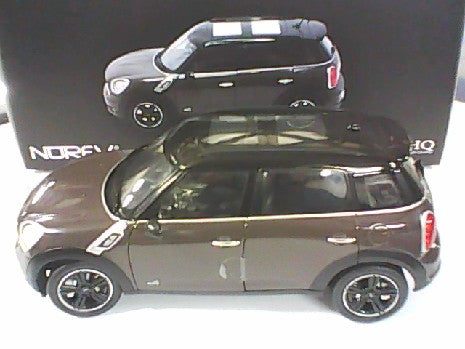 MINI Cooper S Countryman 2010 - Modèle miniature de qualité supérieure en café clair avec toit noir