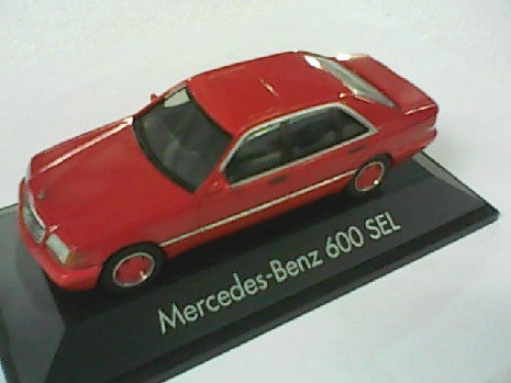 MERCEDES BENZ 600 ROUGE 1/43 - Miniature de Collection