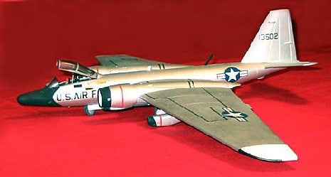 Maquette Avion Général Dynamics RB-57F 1/72
