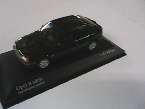 OPEL KADETT 1984 - Miniature Métallique 1/43 Vert
