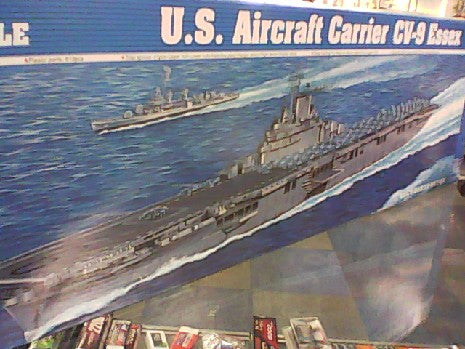 Porte-avions Essex 1/72 - Maquette détaillée Trumpeter