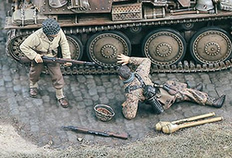 HAUT LES MAINS ( 2 fig.) 1/35