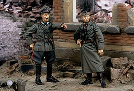 OFFICIER DONNANT ORDRE   1/35