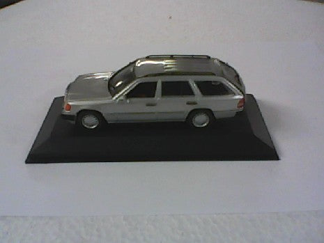 Miniature Mercedes TD 1/43 par Minichamps