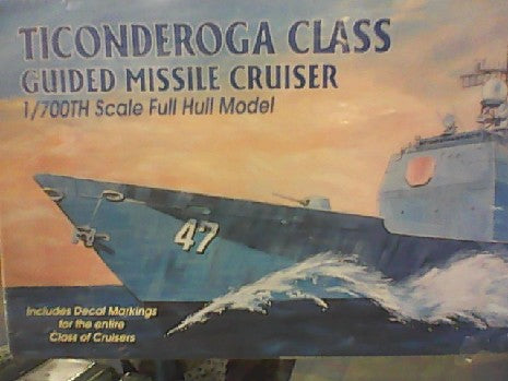 Maquette du Croiseur de Missiles Guidés Ticonderoga 1/700 - Minicraft