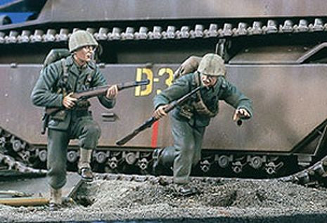 MARINES US COURANT       1/35