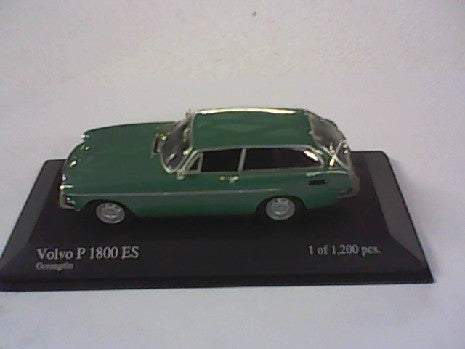 VOLVO P1800 ES VERT CLAIR
