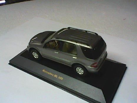 MERCEDES ML 500 GRIS 1/43