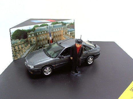 RENAULT SAFRANE PRESIDENTIELLE MITTERAND(MAIN CASS╔) 1/43