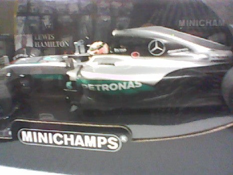 MERCEDES AMG PETRONAS F1 TEAM LEWIS HAMILTON 1/18