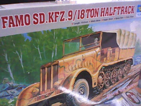 FAMO SDKFZ.9 18 TON HALFTRACK  1/72