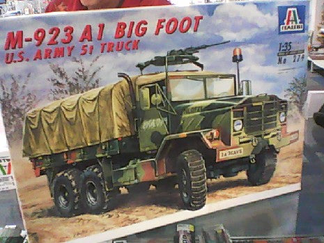 M 923 A1 BIGFOOT 1/35
