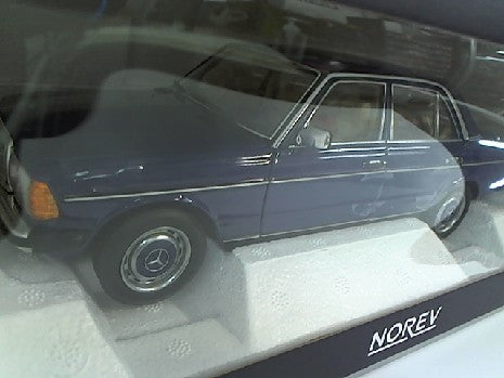 MERCEDES-BENZ 200 1982