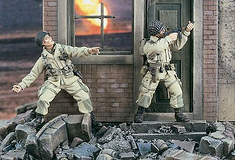 PARAS US ATTAQUENT WW2   1/35