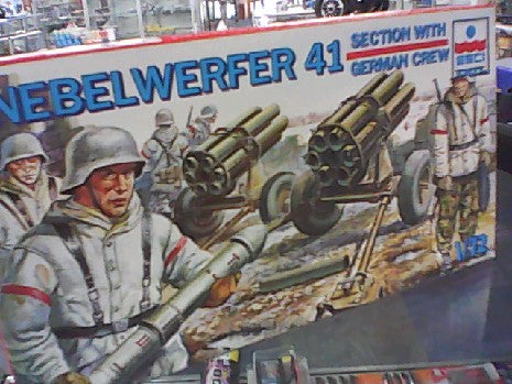 NEBELWERFER 41 GERMAN CREW  1/72