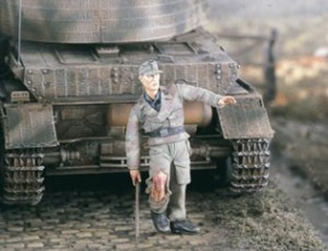 TANKISTE ALLEMAND BLESSE 1/35