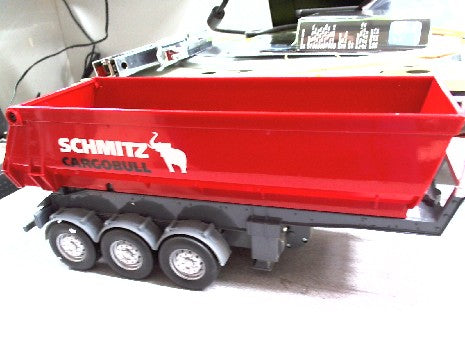 REMORQUE BENNE BASCULANTE 1/32