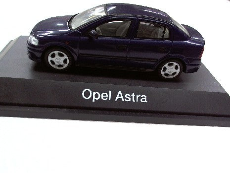 OPEL ASTRA BLEU 1/43