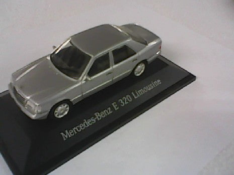 MB E 320 LIMOUSINE GRISE 1/43