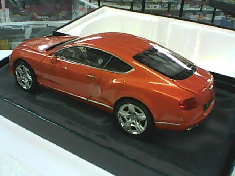 BENTEY CONTINENTEL GT 2011 ORANGE METALLIQUE 1/18