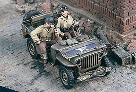 CHAUFFEURS DE JEEP (2f.) 1/35