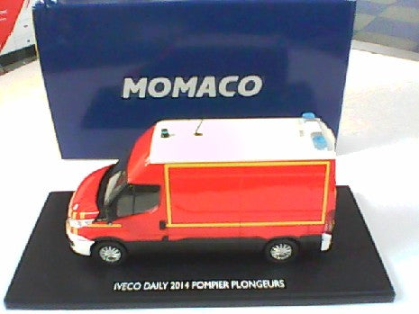 IVECO DAILY Plongeur avec 2 Figurines et Décals 1/43 - Maquette Miniature