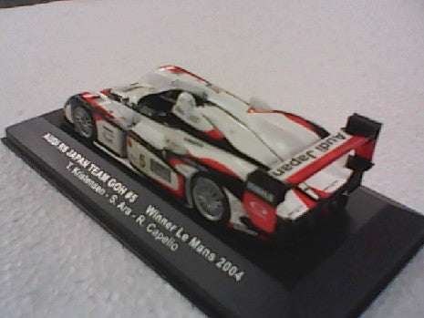 AUDI R8 VAINQUEUR LE MANS 2004