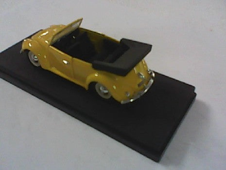 VW KAFER CABRIOLET JAUNE 1/43 - Miniature de Collection
