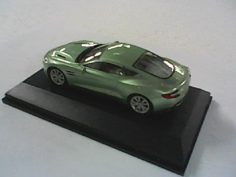 ASTON MARTIN VANQUISH COUPE VERT 1/43