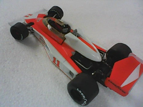 MCLAREN FORD M23