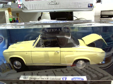 403 PEUGEOT 1957 BEIGE + TOIT NOIR