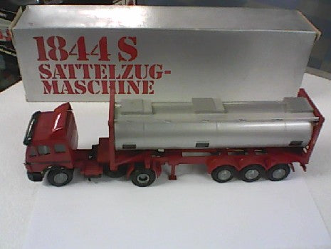 Mercedes Citerne 1/43 - Modèle Miniature de Camion de Transport