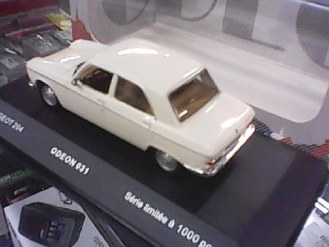 PEUGEOT 204 1967 BLANCHE 1/43