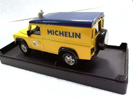LAND ROVER 110 MICHELIN