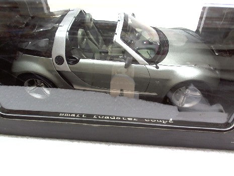 Miniature voiture SMART ROAD STER COUPE GRIS 1/18 - REVLAND