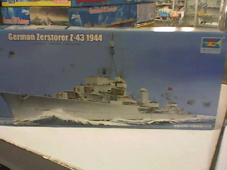 Maquette du Destroyer Z-34 Zerstorer 1944 à l'échelle 1/350