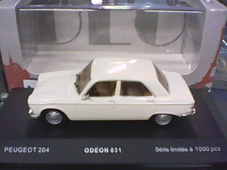 PEUGEOT 204 1967 BLANCHE 1/43