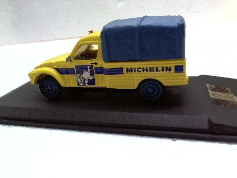 Bâche Michelin ACADIANE - Protection et Style pour Votre Modèle