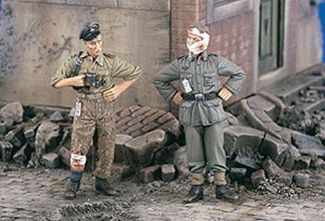SOLDATS ALLEMANDS BLESSE 1/35