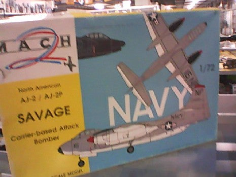 Maquette Avion North American AJ-2 Savage 1/72 - MACH