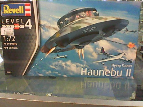 FLYING SAUCER HAUNEBU II 1/72