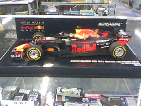 RED BULL RB14  RICCIARDO 1/43