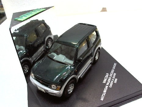 Mitsubishi Pajero Court 1/43 - Modèle Miniature Vert et Gris
