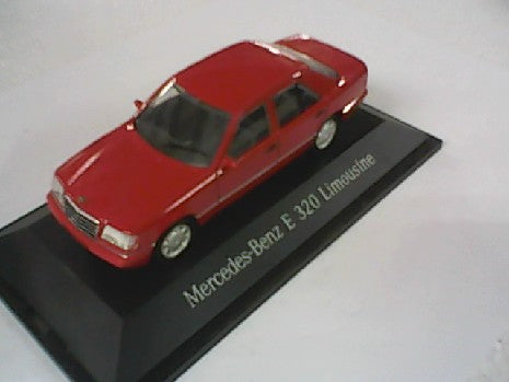 LIMOUSINE ROUGE 1/43